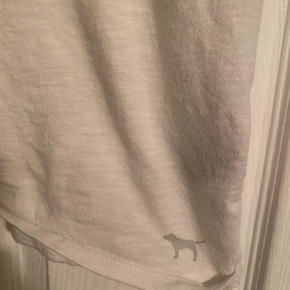 PINK Victoria's Secret White V-Neck Tee - Picture 2 of 4